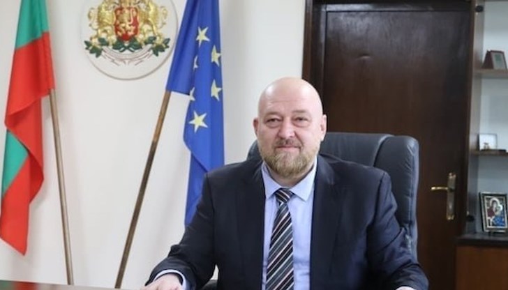 Той не е в списъка на сменените 25 от общо 28 областни управители в страната Той не е в списъка на сменените 25 от общо 28 областни управители в страната