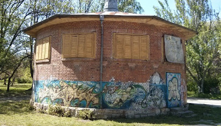 В Общинския съвет е внесено предложение за стартиране на процедура за отдаване под наем на постройката и терена към нея В Общинския съвет е внесено предложение за стартиране на процедура за отдаване под наем на постройката и терена към нея