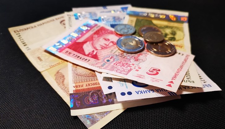 Вече има възможност да се правят данъчни отстъпки авансово, на всеки три месеца Вече има възможност да се правят данъчни отстъпки авансово, на всеки три месеца