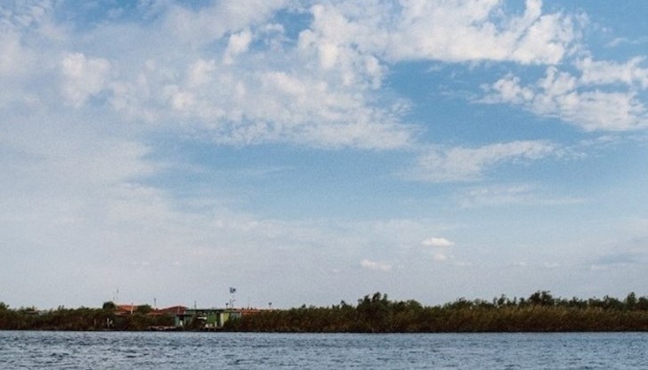 Гръцки депутати искат разяснения за суверенитета на островче в река Еврос (Марица) на гръцко-турската граница Гръцки депутати искат разяснения за суверенитета на островче в река Еврос (Марица) на гръцко-турската граница