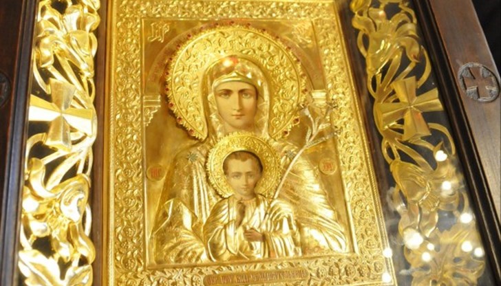 На всички именици — Честито, здраве и дълголетие!