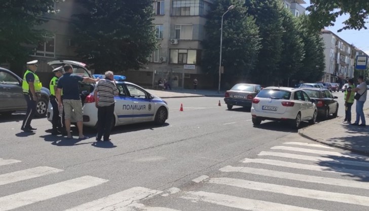 Инцидентът е станал около 09:50 часа тази сутрин, на булевард „Велики Преслав“