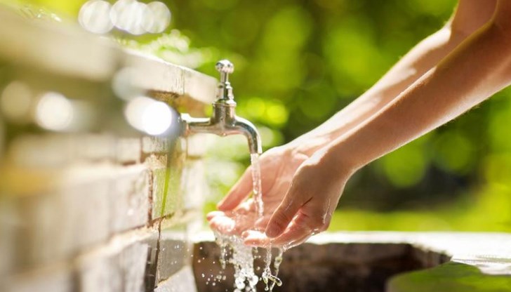 6000 души са на воден режим