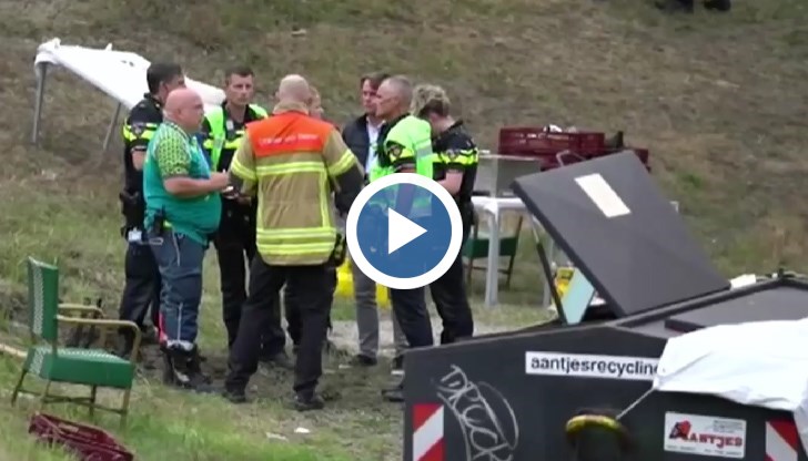 Шофьорът опитал да избегне микробус, който спрял внезапно