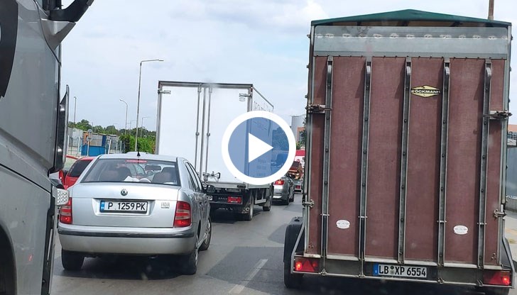 Стотици румънски автомобили се прибират от морските курорти