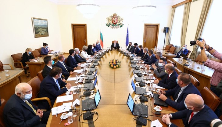 Гълъб Донев разпредели между четиримата вицепремиери функциите по координация на общата политика на правителството