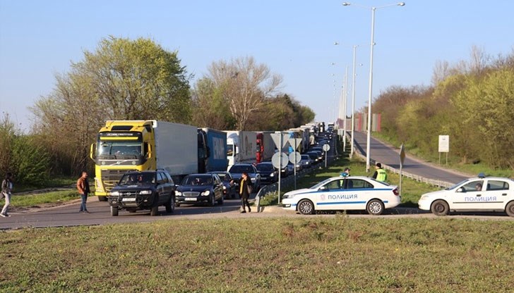 За последното денонощие в посока Румъния са преминали 1374 камиона
