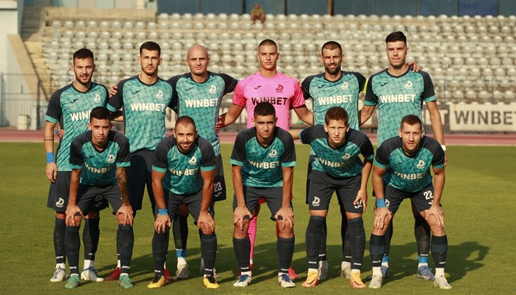 Мачът започва от 18:00 часа Мачът започва от 18:00 часа