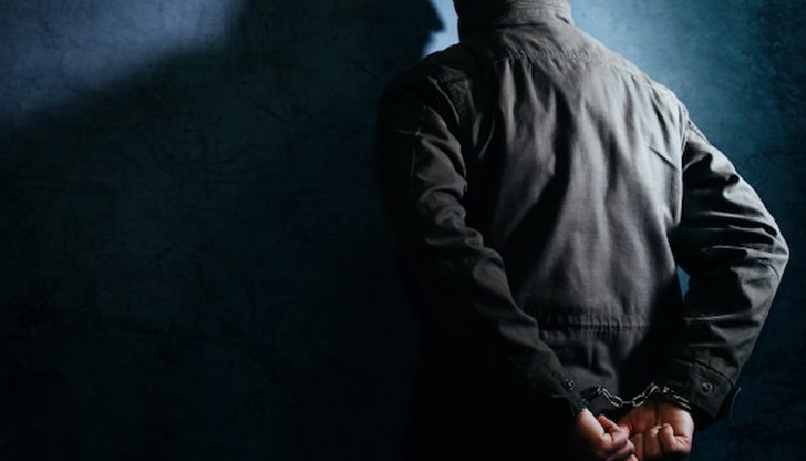 19-годишният извършител опитал да се покрие в гората, но униформените са го заловили 19-годишният извършител опитал да се покрие в гората, но униформените са го заловили