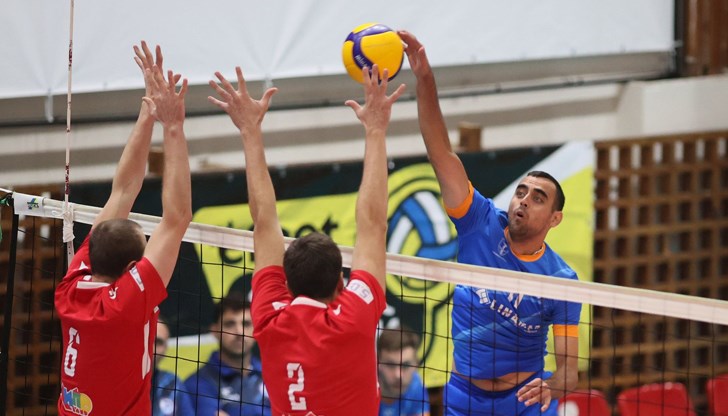 Волейболният отбор Дунав (Русе) запазва капитана си Ангел Павлов и за новия сезон