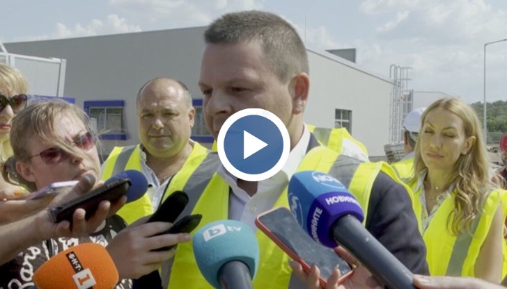 Прави се всичко възможно газовата връзка да бъде завършена до началото на отоплителния сезон, подчерта министърът