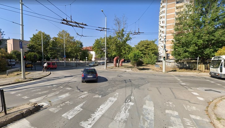 От 25 август до 8 септември се затваря за движение кръстовището на ул. „Доростол“ с ул. „Яребична“ във връзка с Водния цикъл