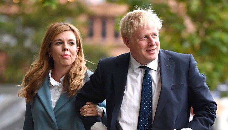 Сем. Джонсън възнамерявали да отдават къщата под наем за 4 000 паунда (4 800 долара) на месец, но така и не осъществили бизнес-плановете си Сем. Джонсън възнамерявали да отдават къщата под наем за 4 000 паунда (4 800 долара) на месец, но така и не осъществили бизнес-плановете си