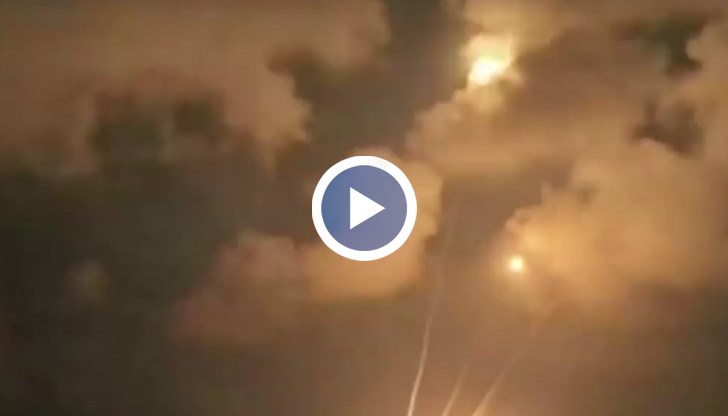 Почти 400 ракети са изстреляни по Израел, включително и срещу Ерусалим от петък насам, когато еврейската държава обяви операцията срещу палестинците