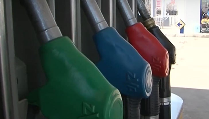 Средно 4% намаление на цената на горивата у нас