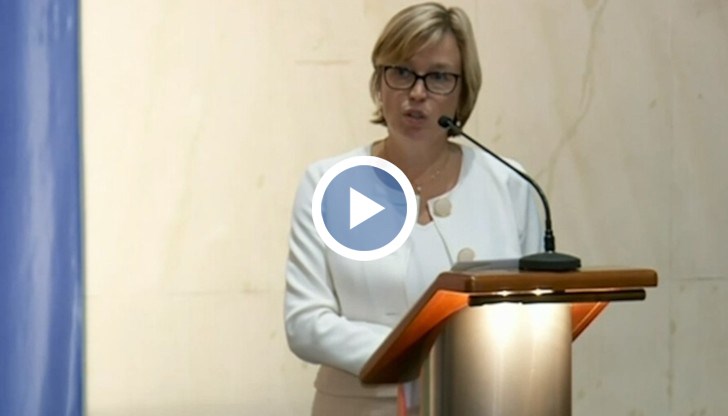 Катрин Де Бол е на посещение в страната ни