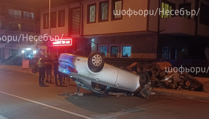 Автомобил се обърна по таван след гонкаСлед гонка и бясно