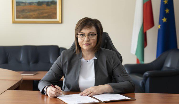 Лидерът на БСП Корнелия Нинова се обърна чрез Facebook към другите партии с
