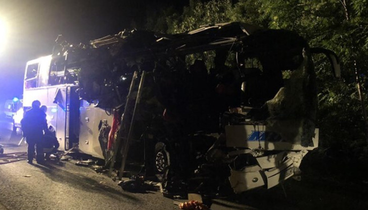 Арестувани са двамата шофьори на румънския автобус, който участва в