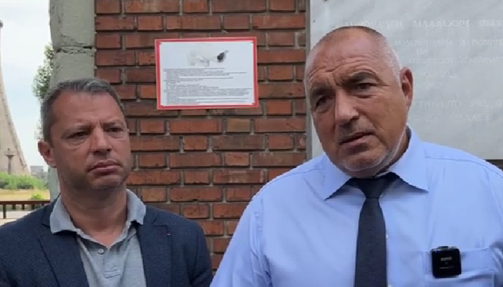 Лидерът на ГЕРБ отново броди из страната и се включва