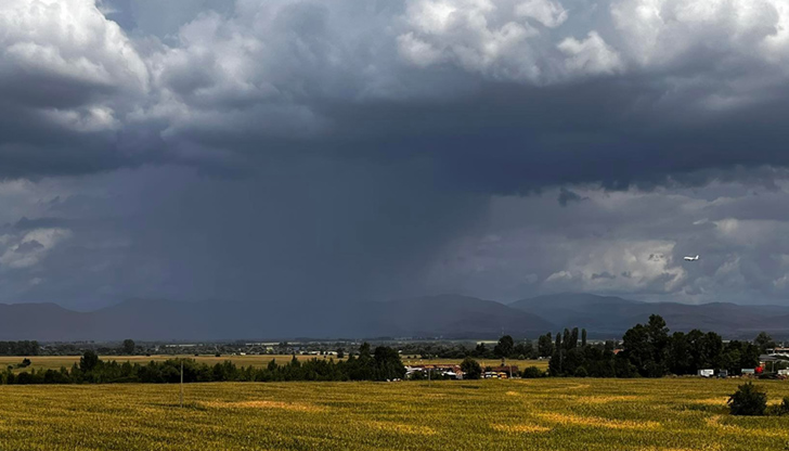 През нощта срещу събота облачността над югозападната половина от страната