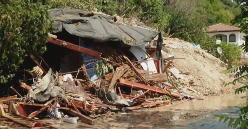 Пострадалите при инцидента мъж и жена остават в болницаОт 17