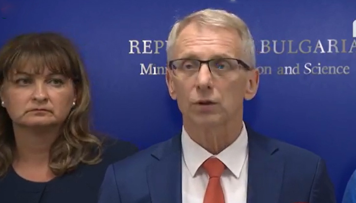 Средната учителска заплата е поддържано да бъде с 25% над