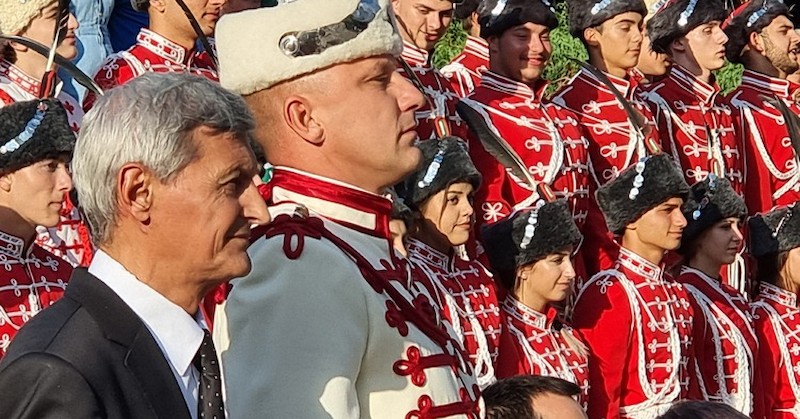 Основните рискове са свързани със спада в икономиката в резултат