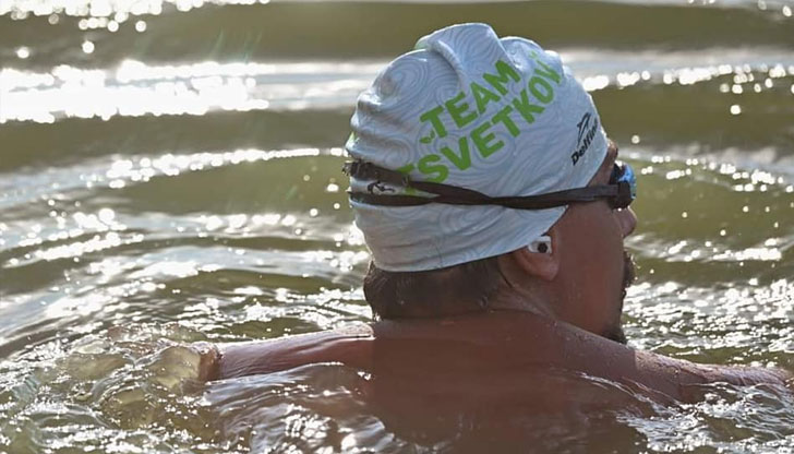 Повече от 50 часа във водата е русенецът-рекордьор Теодор ЦветковПлувецът