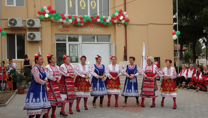 Народната певица Славка Калчева вдигна на крака млади и стари