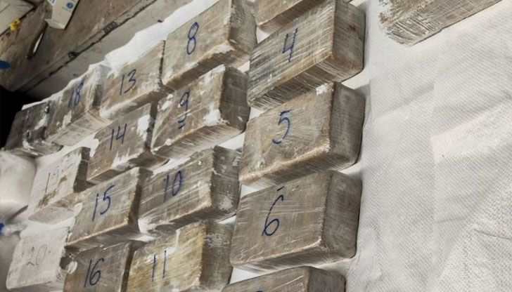 Пакетите с дрога са били в автобус с българска регистрация