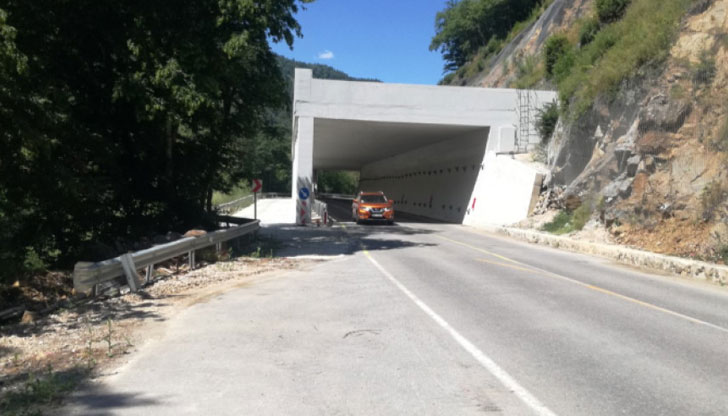 Ограничиха скоростта до 20 км в час при тунела на
