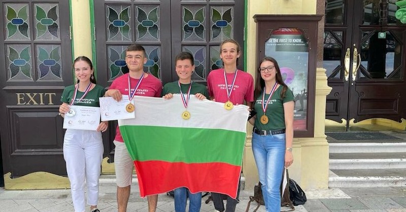 Победители станаха Александър Димитров и Константин Георгиев от математическите гимназии