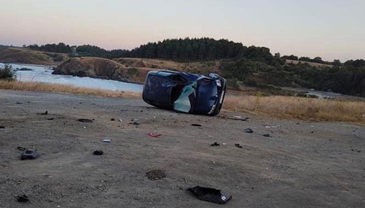 Снимка за спомен спасила младеж и приятелите му от връхлитащ