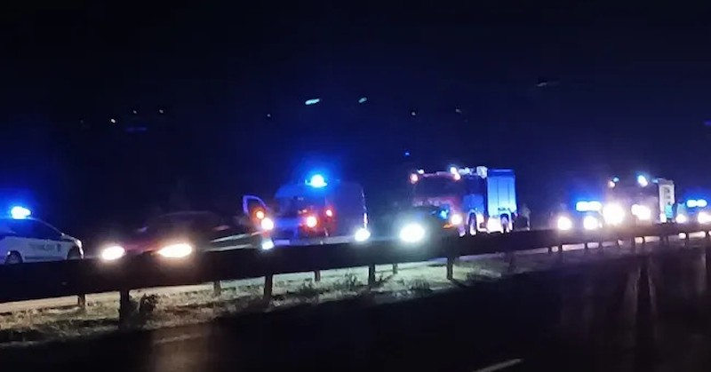 Автобус със сръбска регистрация, превозващ деца, се преобърна в неделя