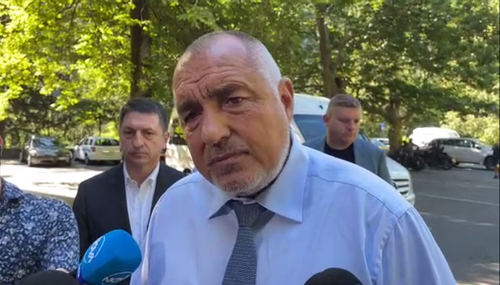 За първи път връзка с Гърция започнах да правя аз.