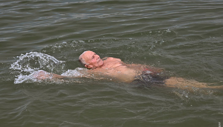 Във водата се чувствам като млад, това е рецептата ми