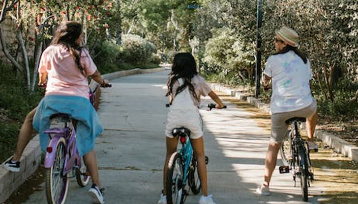 Купуването на скъпи вещи за децата е свързано с неувереността