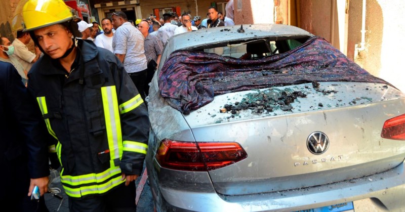 Огънят е блокирал входа на църквата, като е предизвикал паническо