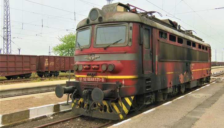 Пожар във влакова машина е посетила полицията. Сигнал за инцидента