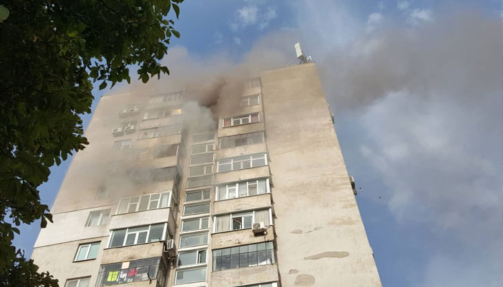 Пожар избухна в апартамент в шуменския квартал ТракияИнцидентът е станал