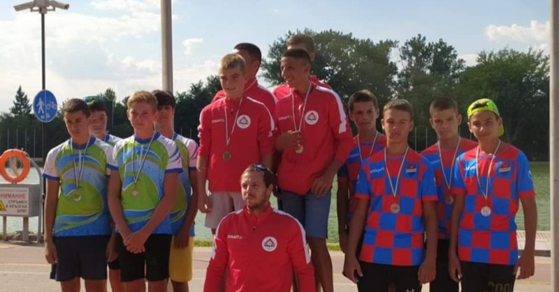 Състезателите от клуб &bdquo;Локомотив&ldquo; успяха да преборят повече от 400