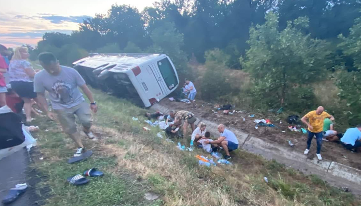 Превозното средство е премахнато от магистралатаШофьорът на катастрофиралия сръбски автобус