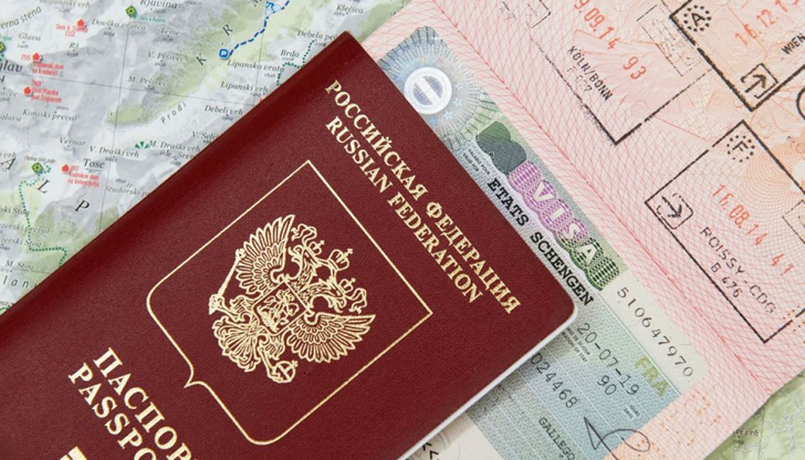 Германия и Франция са против мяркатаИздаването на туристически визи за Европейския съюз на руски граждани раздели Блока. Германия