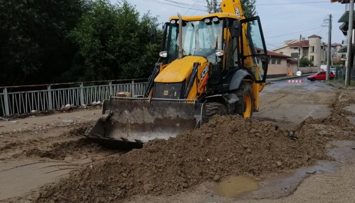 Безсънна и тежка е била нощта за хората, чиито дворове