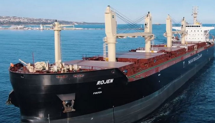 Четирима български моряци от кораба "Рожен" се прибират във ВарнаТова