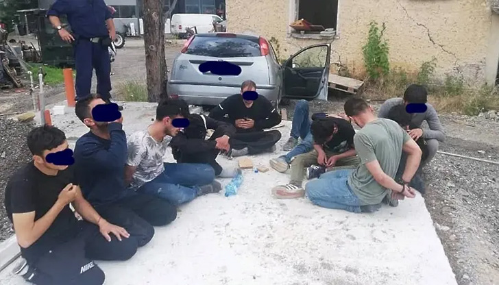 С тях общата бройка на задържаните бежанци от сутринта до