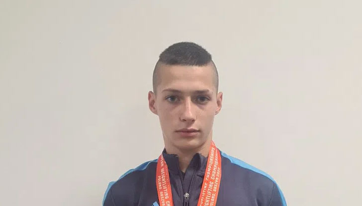 Състезателят от ТСК - Русе грабна среброто и в двете