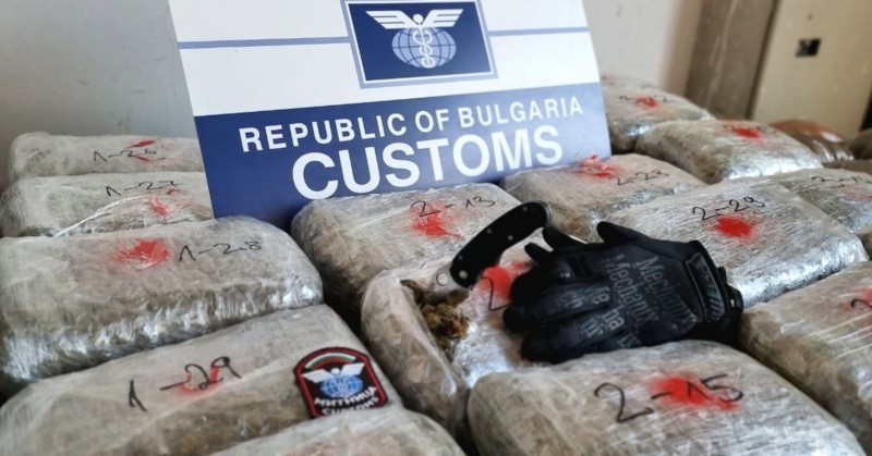 Над 100 килограма марихуана са открити при опит за контрабанда