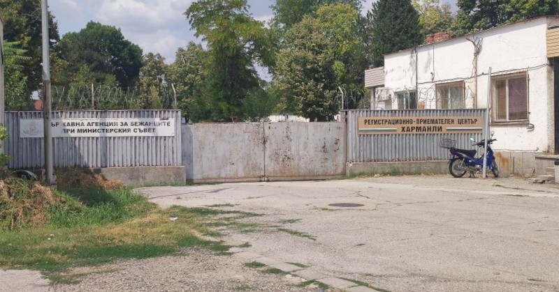 Около 5.00 часа тази сутрин автобус с мигранти се вряза